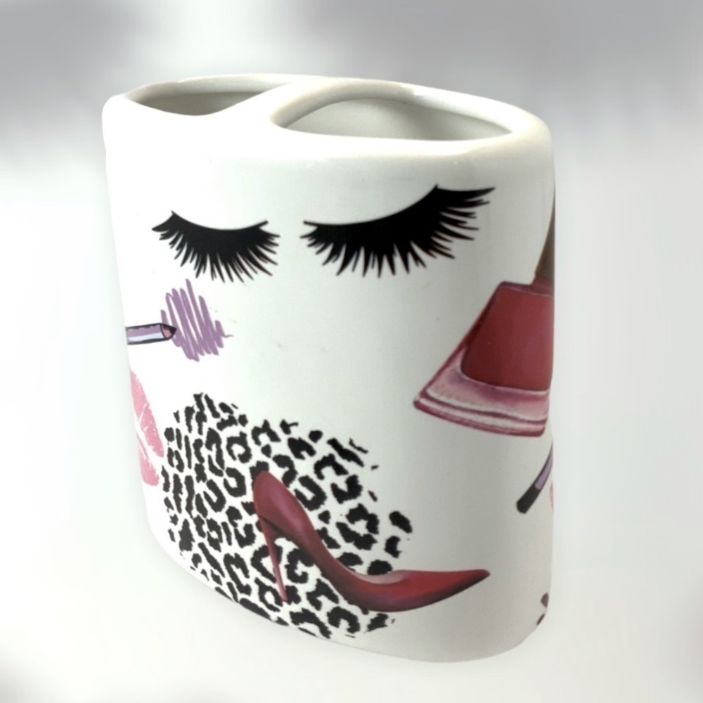 Fashion Girl Boss Toothbrush Holder Ceramic Bath Accessory Makeup Animal Print